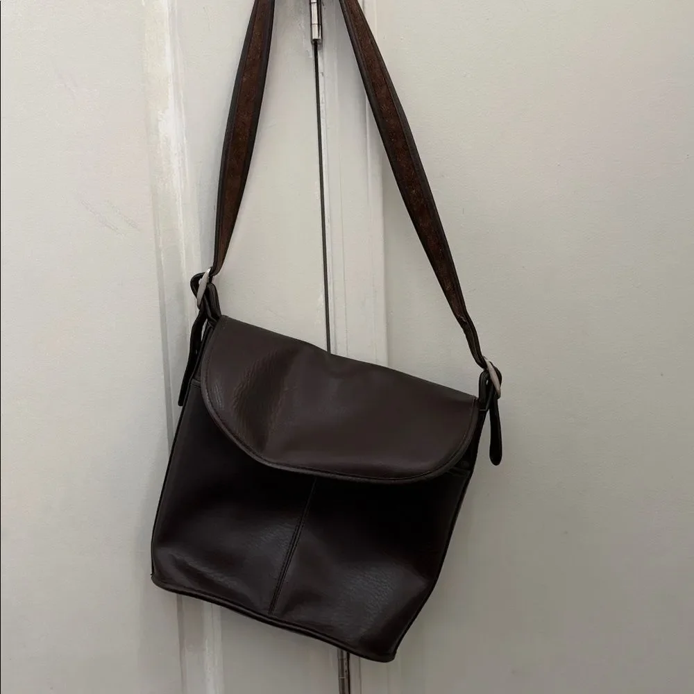 Vintage Coach 90s Whitney Crossbody Bag color brown